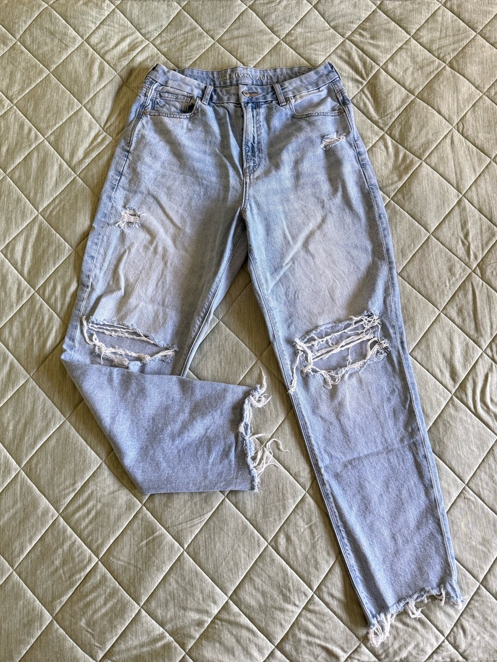 American Eagle Distressed Strigid Jeans
